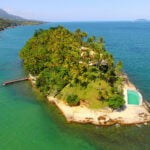 passeio de lancha na ilha das cabras em ilhabela