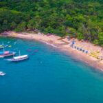 Passeio de Escuna em Ilhabela na Praia do Jabaquara em Ilhabela