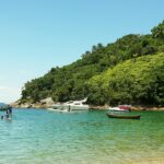 Passeio de Escuna em Ilhabela na Praia da Fome em Ilhabela