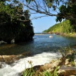 praia do poço em Ilhabela