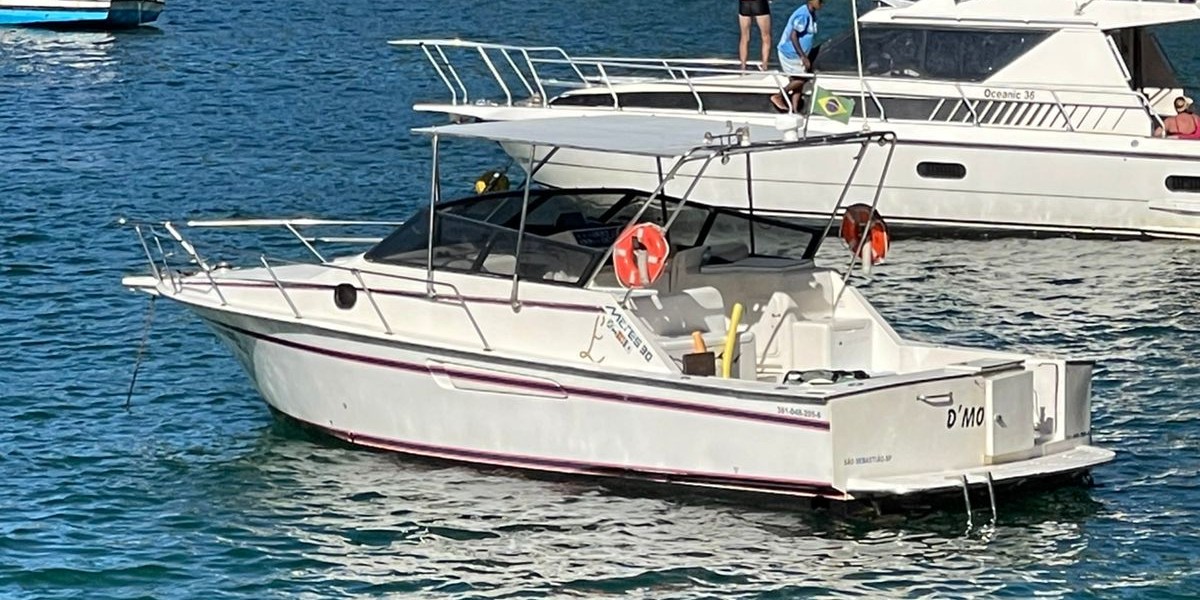 Aluguel de Lancha Mares em Ilhabela