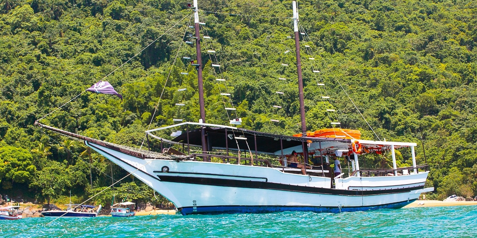 Aluguel de Escuna em Ilhabela