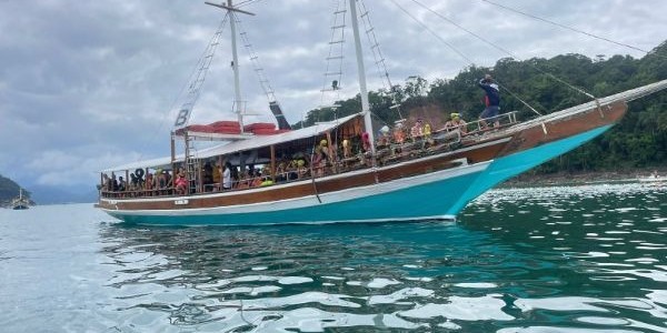 Aluguel de Escuna em Ilhabela